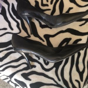 Gianni Bini Shoes - Gianni Bini black leather stilettos. 8 1/2 M Gianni Bini Shoes - Gianni Bini black leather stilettos. 8 1/2 M